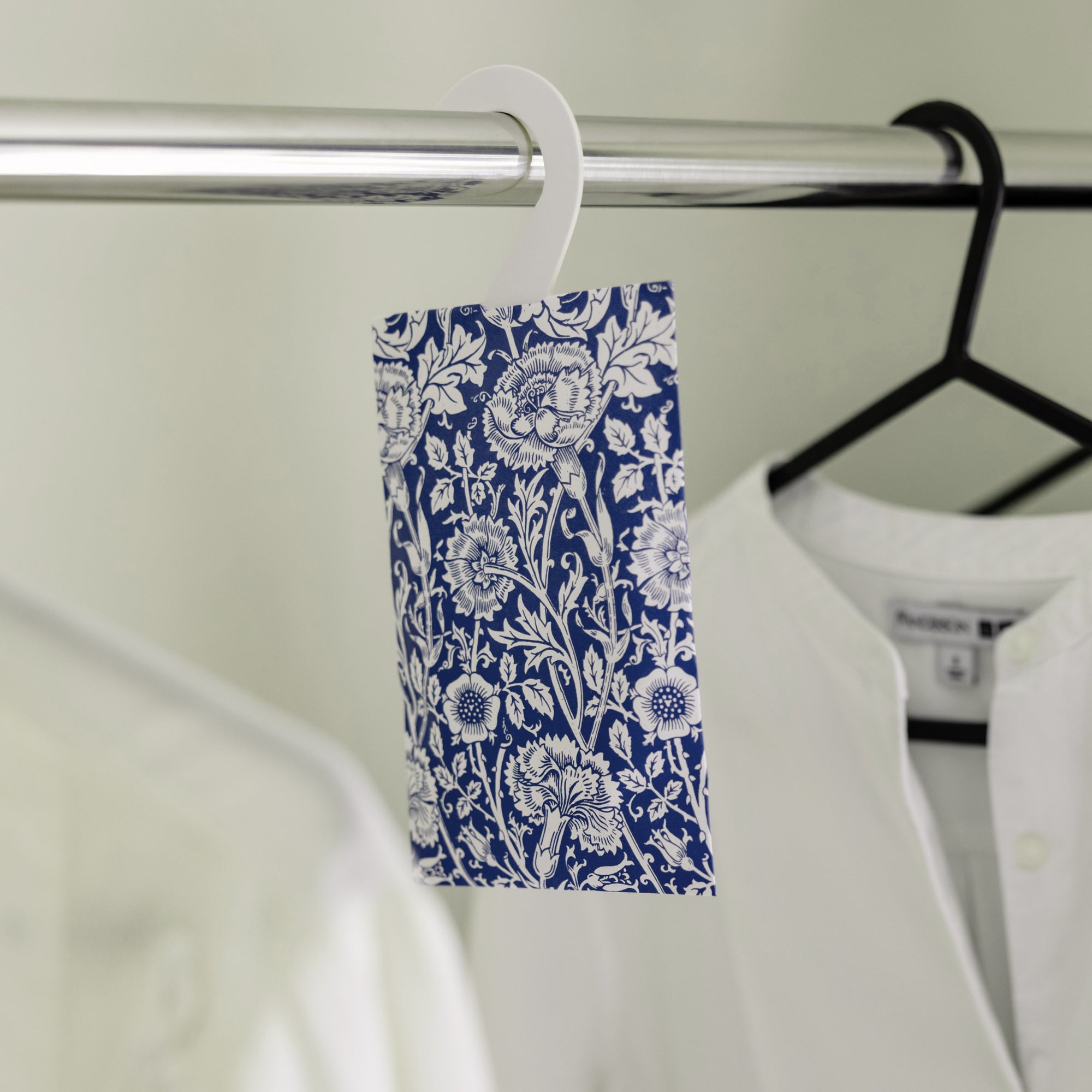 LAVENDER Scented Wardrobe Freshener in a WILLIAM MORRIS Design in BLUE | Pack of 2