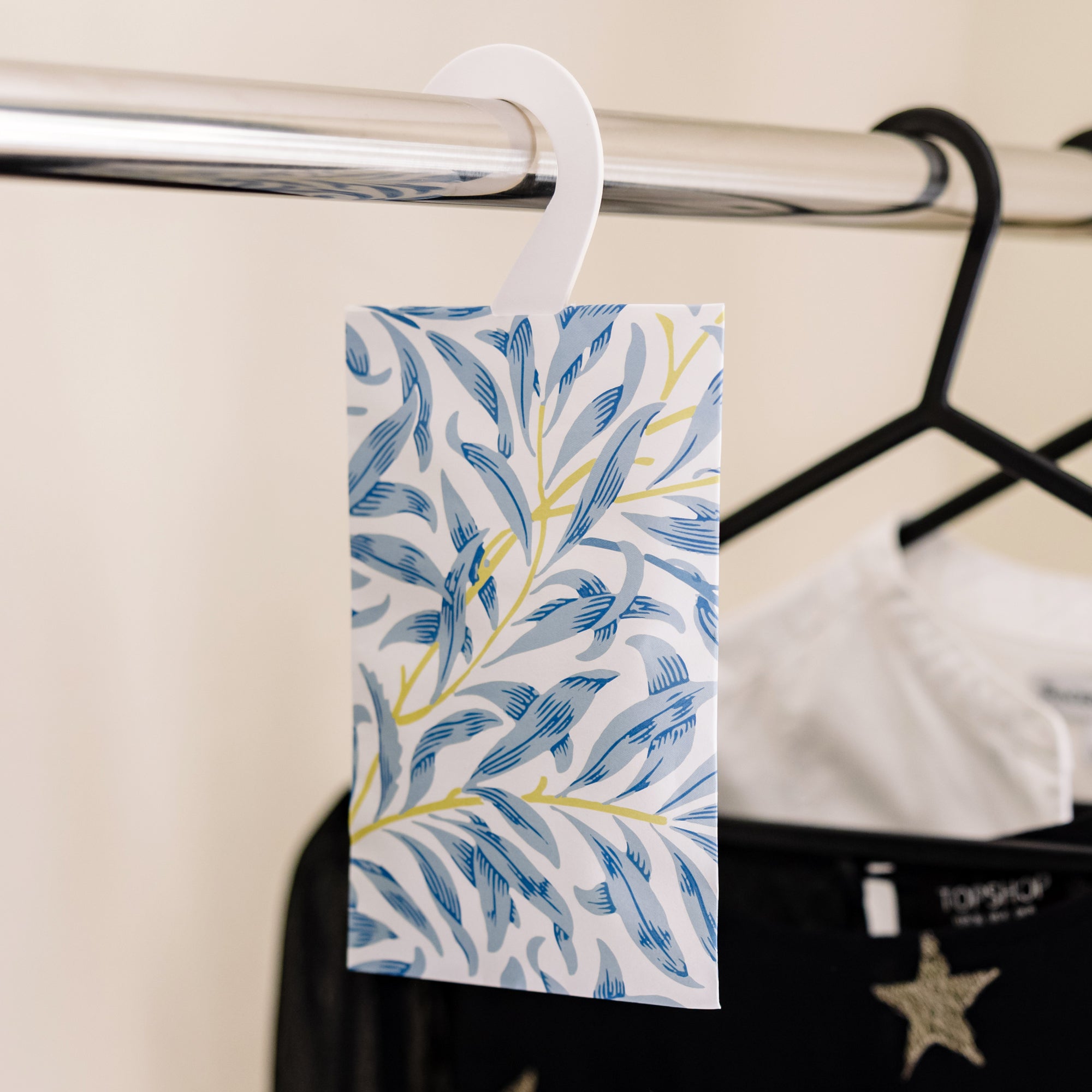 NEROLI & BERGAMOT Scented Wardrobe Freshener in a WILLIAM MORRIS Inspired WILLOW Design | Contains Essential Oils | PACK OF 2 | Made in the UK.