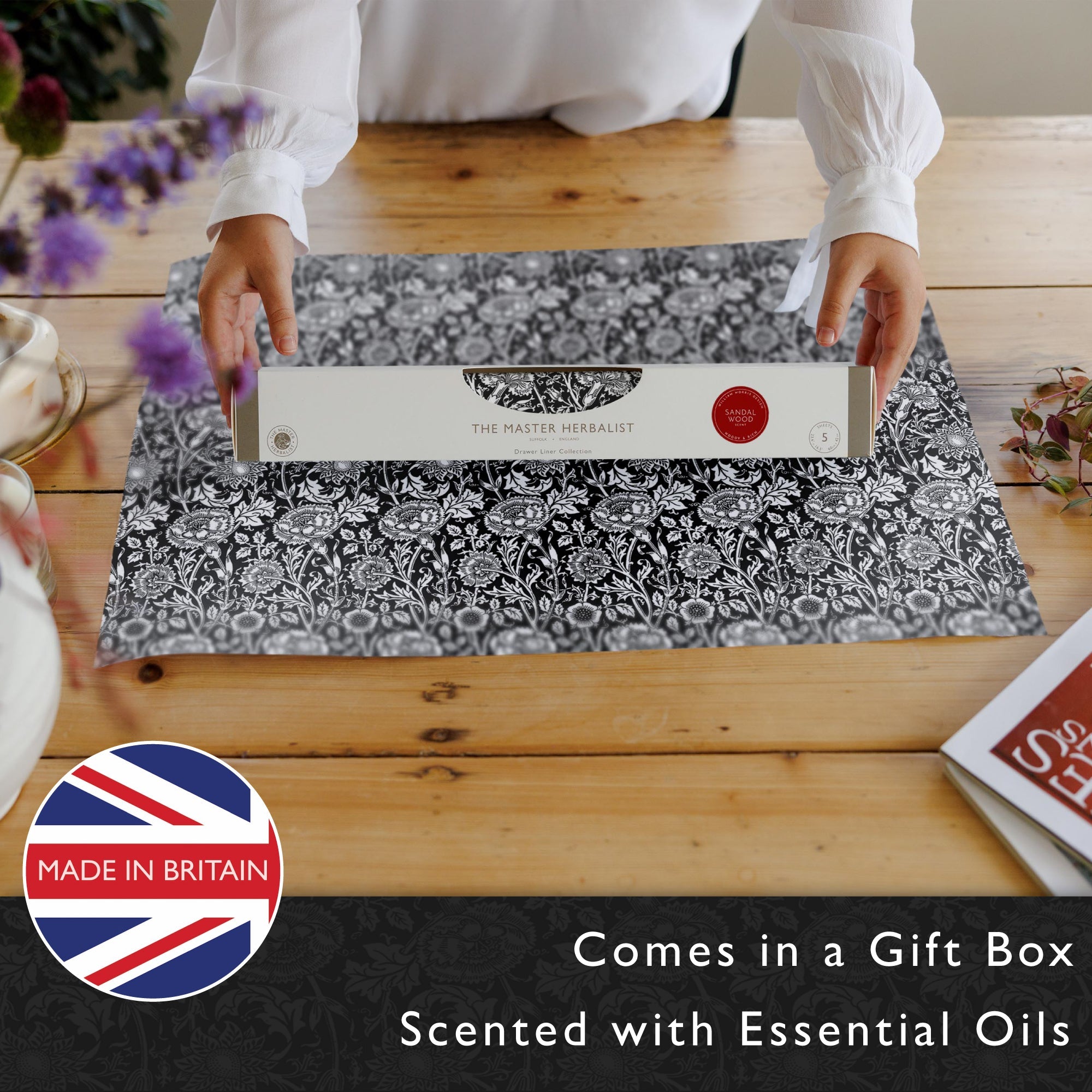 SANDALWOOD SCENTED Drawer Liners in BLACK William Morris Design - Scented Drawer Liners - The Master Herbalist