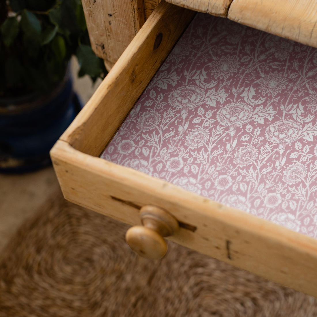 ROSE SCENTED Drawer Liners in PINK William Morris Design - Scented Drawer Liners - The Master Herbalist