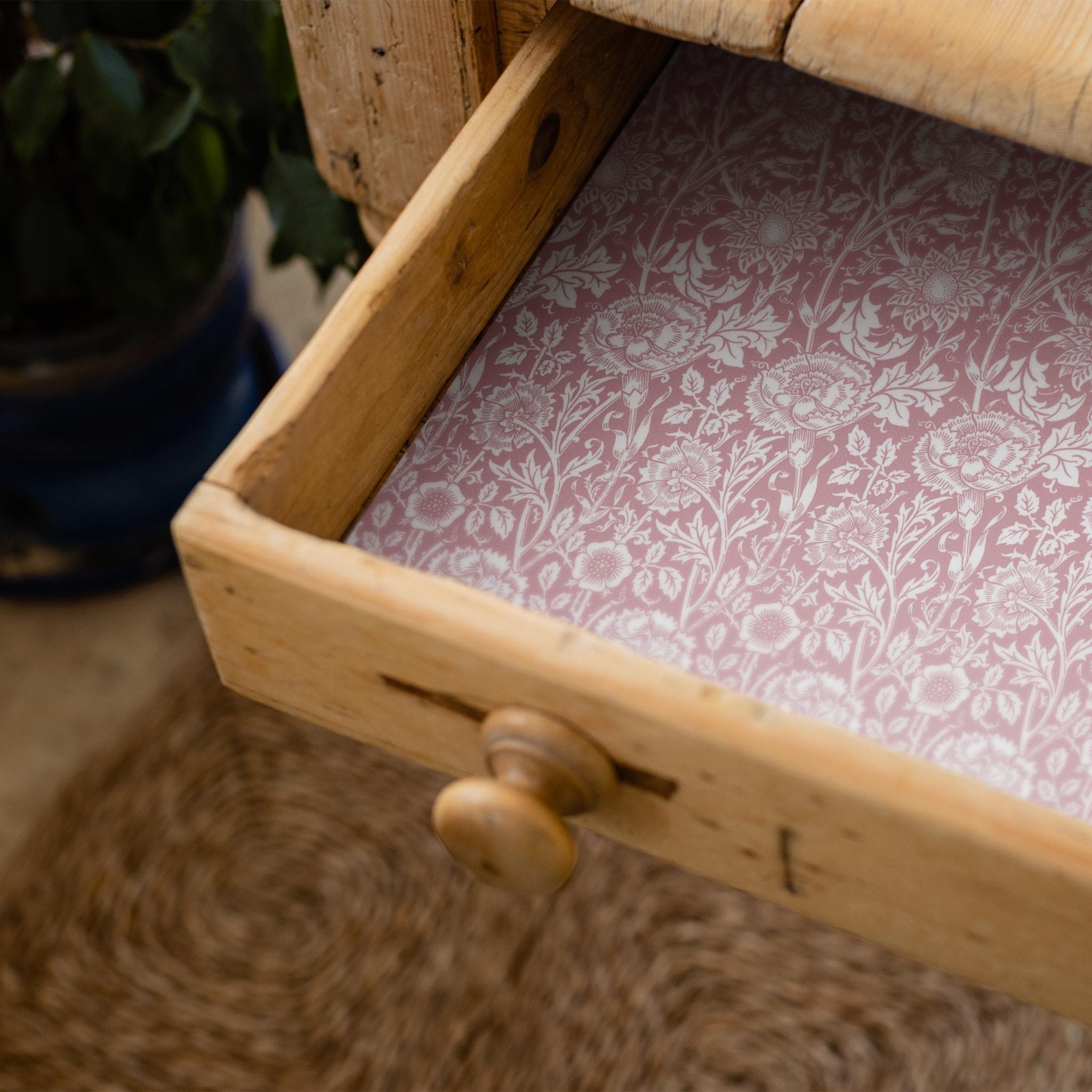 ROSE SCENTED Drawer Liners in PINK William Morris Design - Scented Drawer Liners - The Master Herbalist