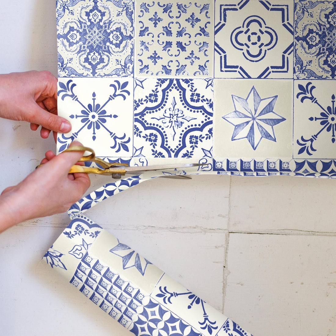 NEROLI & YLANG YLANG Scented Drawer Liners with a Portuguese Tile Pattern - Scented Drawer Liners - The Master Herbalist