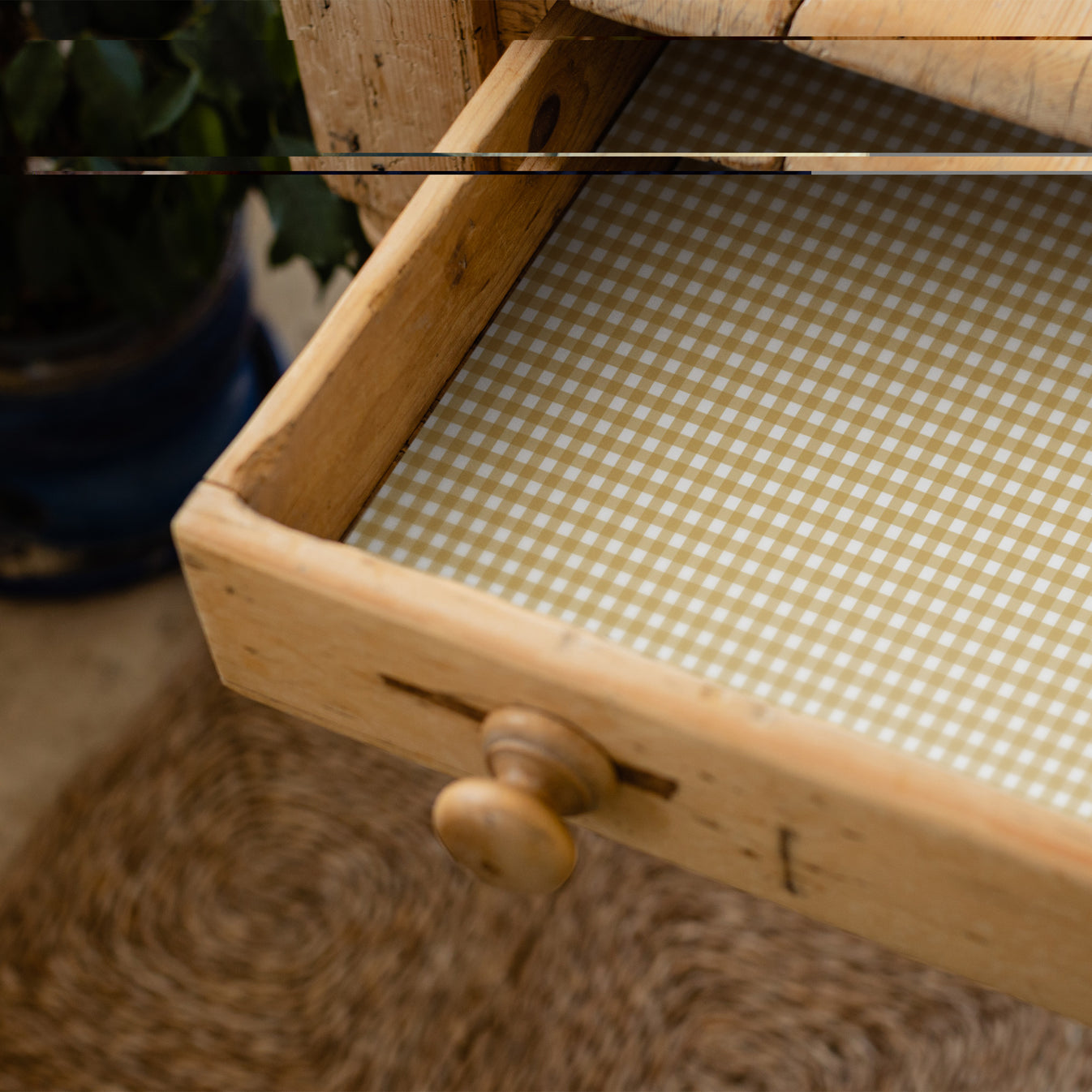 THE MASTER HERBALIST FRESH LINEN SCENTED Drawer Liners in SAGE GREEN