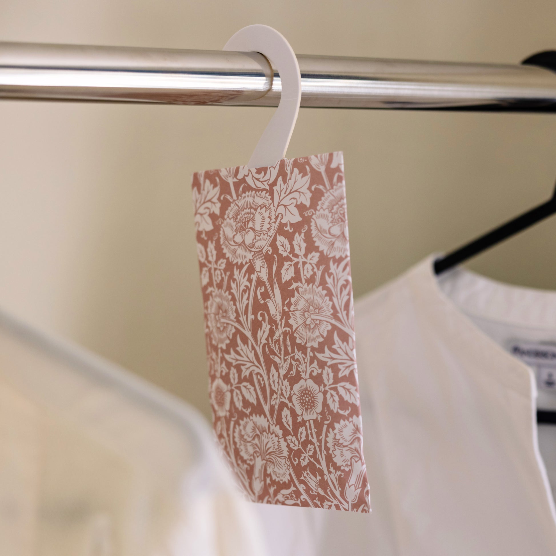 ROSE is a quintessentially English, summertime fragrance. With its musky yet feminine scent, it is widely used in women's perfumery and is perfect for keeping bedroom drawers, cupboards and clothes fresh &amp; vibrant with a gentle and welcoming fragrance