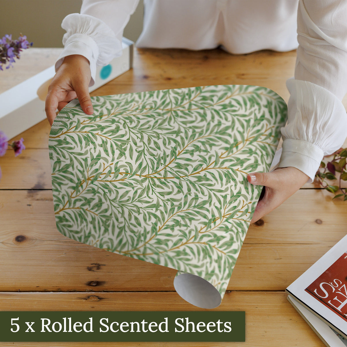 Five sheets of William Morris Willow scented drawer liners in a gift box