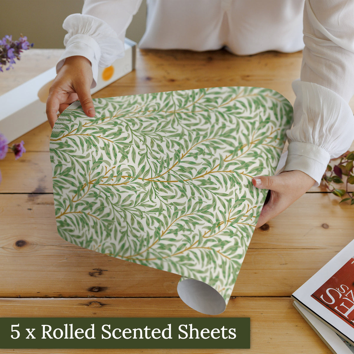 Five sheets of William Morris Willow scented drawer liners in a gift box