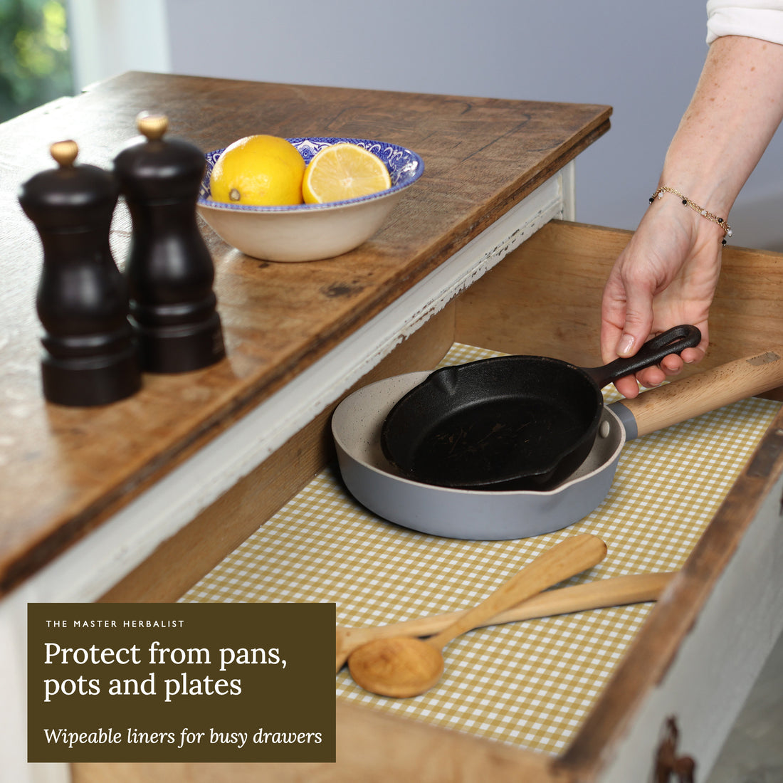 Wipe clean drawer liners, Barley Gingham design