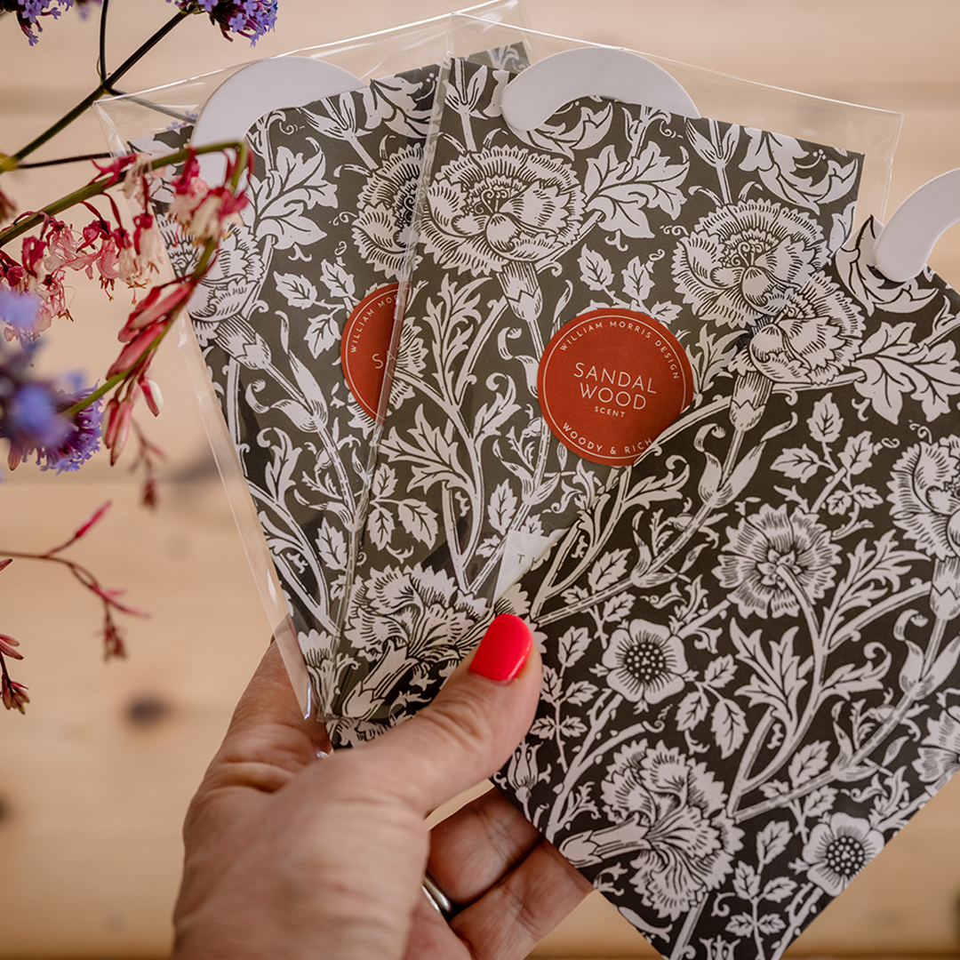 SANDALWOOD Scented Wardrobe Freshener in a WILLIAM MORRIS Design in BLACK | Pack of 2 - Wardrobe Freshener - The Master Herbalist