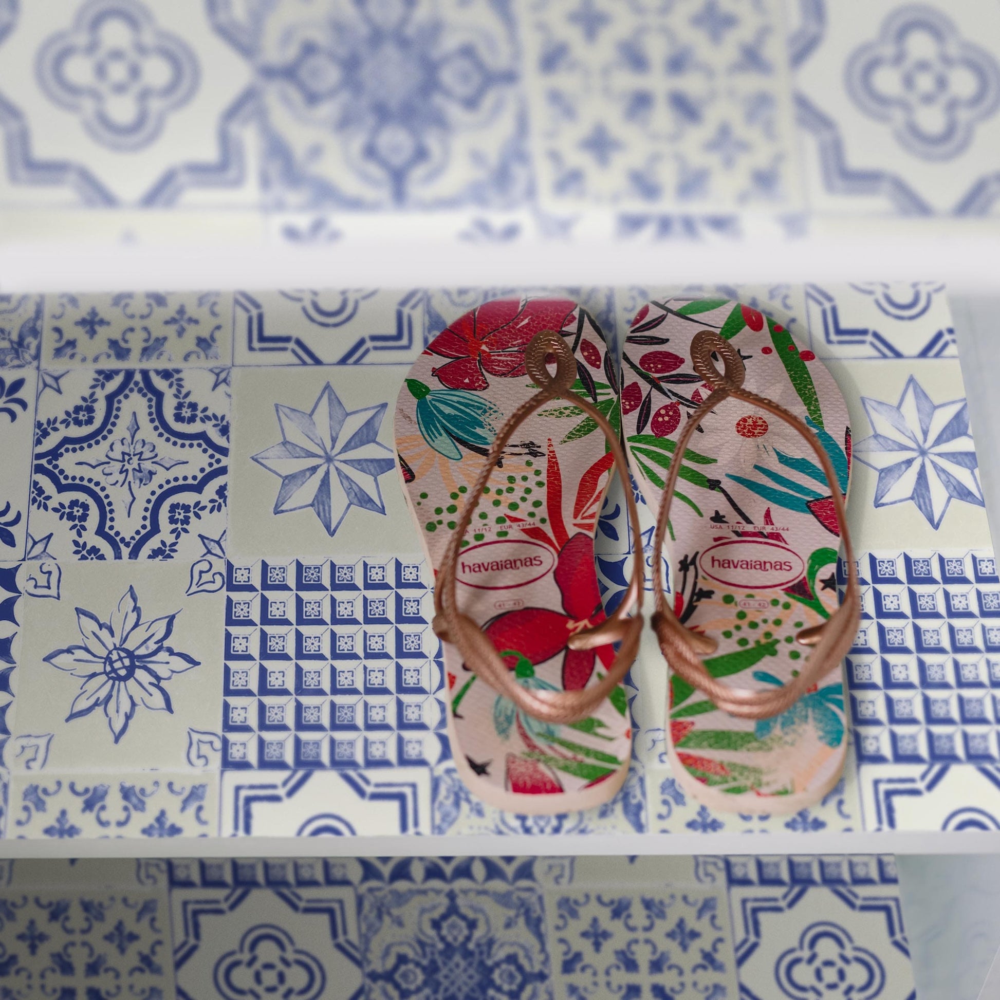 THE MASTER HERBALIST Scented Drawer Liners NEROLI & YLANG YLANG Scented Drawer Liners with a Portuguese Tile Pattern