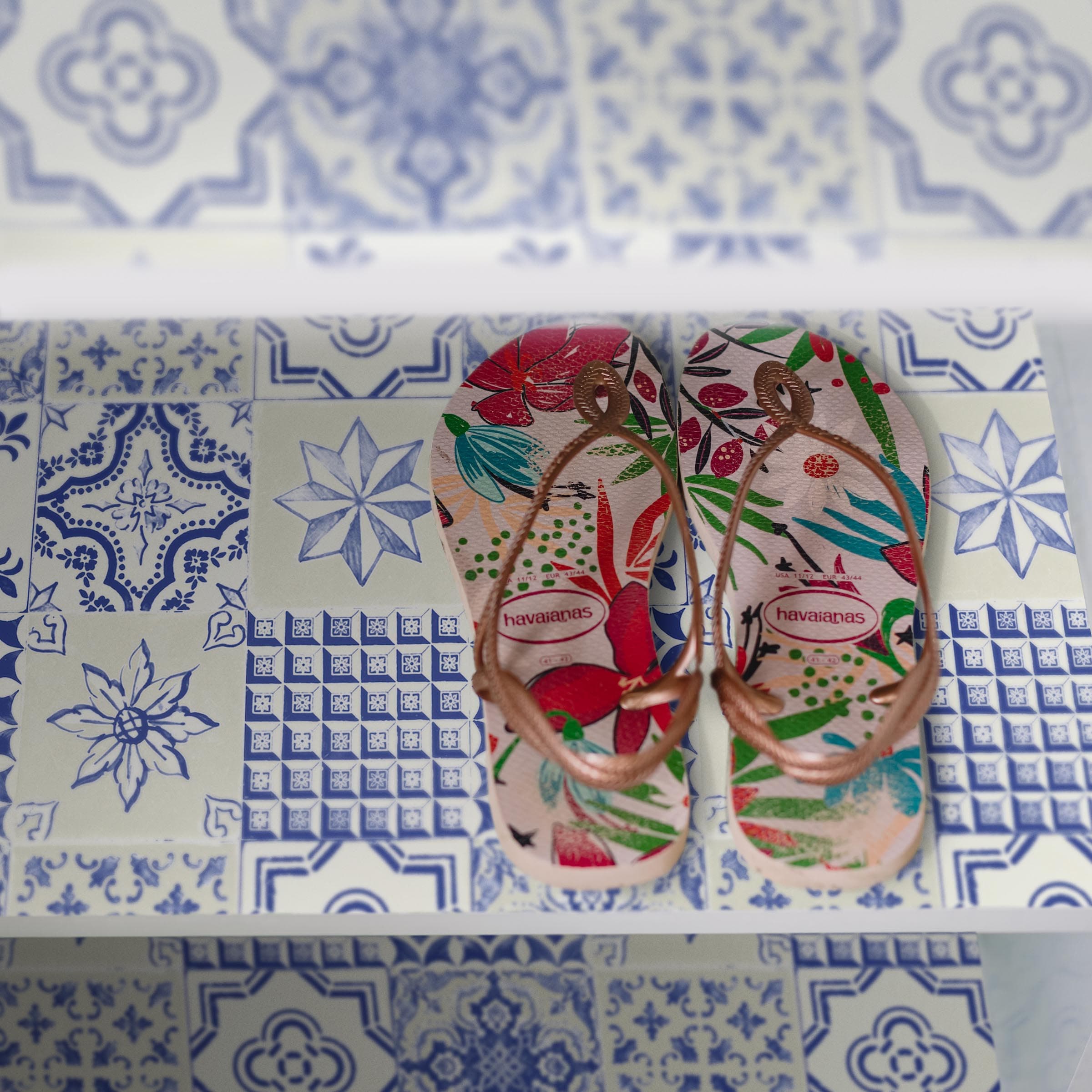 THE MASTER HERBALIST Scented Drawer Liners NEROLI & YLANG YLANG Scented Drawer Liners with a Portuguese Tile Pattern