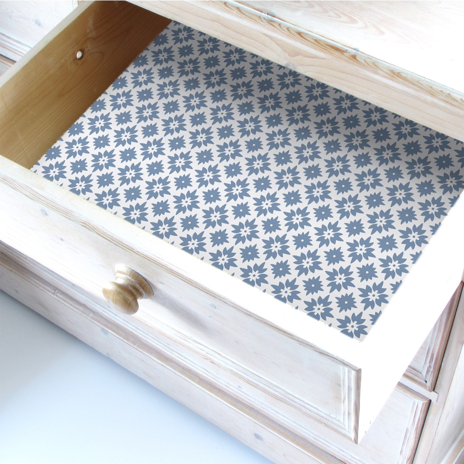 THE MASTER HERBALIST The Master Herbalist Wipe Clean & Unscented Drawer Liners with a MOROCCAN MOSAIC Design
